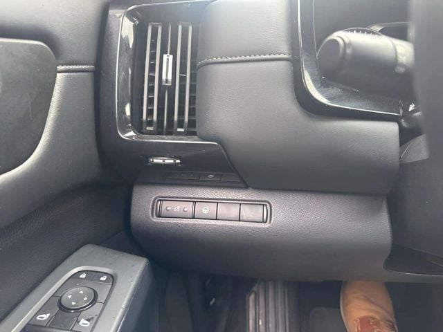 Pre-Owned 2024 Nissan Pathfinder SV - photo - 16