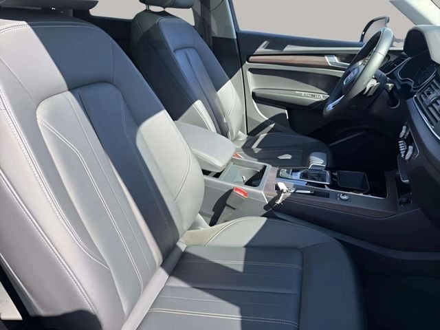 Pre-Owned 2023 Audi Q5 40 Premium - photo - 14