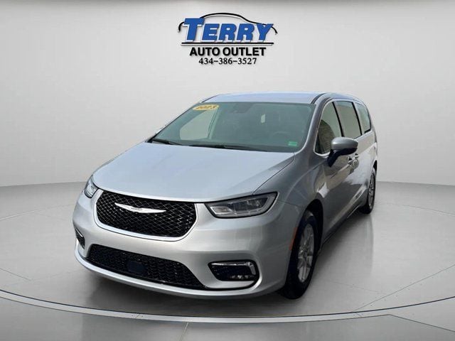 Pre-Owned 2023 Chrysler Pacifica Touring L - photo - 3