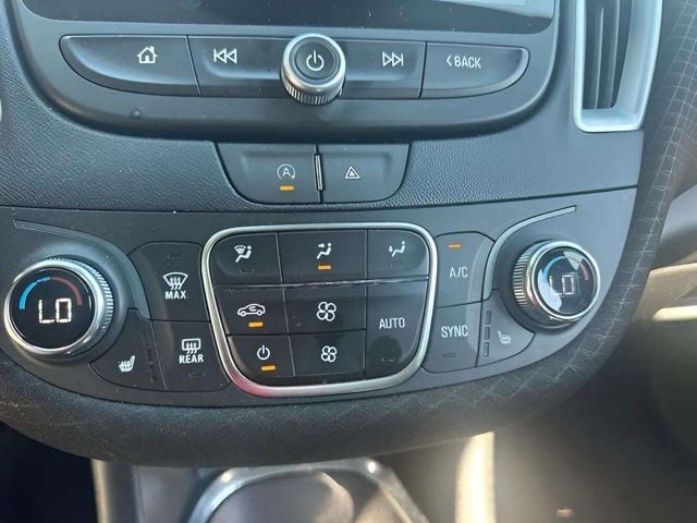 Pre-Owned 2023 Chevrolet Malibu LT - photo - 12