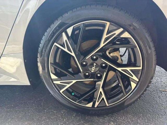Pre-Owned 2025 Kia K5 GT-Line - photo - 9