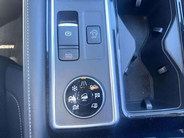 Pre-Owned 2025 Nissan Pathfinder SV - photo - 13