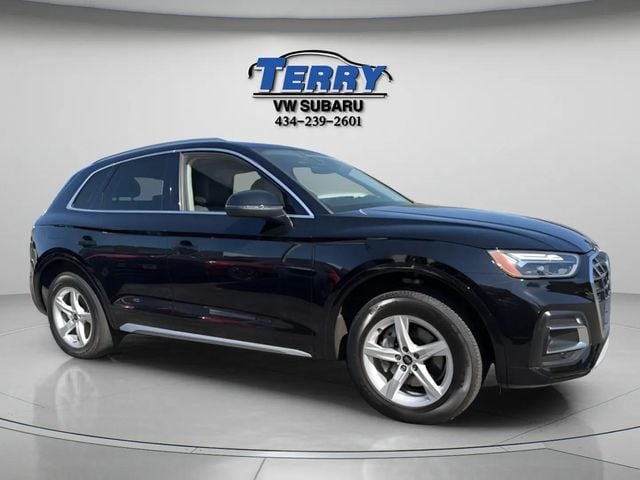 Pre-Owned 2023 Audi Q5 40 Premium - photo - 0