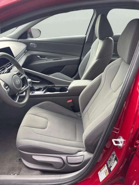 Pre-Owned 2025 Hyundai Elantra SEL Convenience - photo - 8