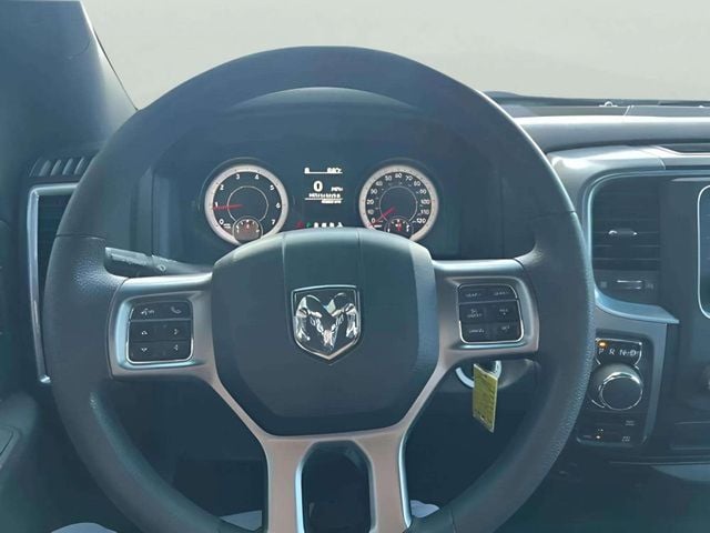 Pre-Owned 2024 Ram 1500 Classic Warlock - photo - 10