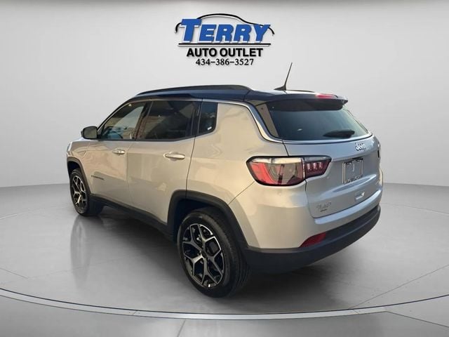 Pre-Owned 2025 Jeep Compass Limited - photo - 4