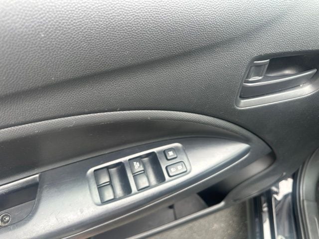 Pre-Owned 2024 Mitsubishi Mirage ES - photo - 5
