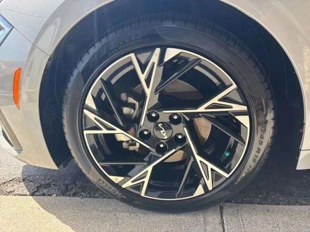 Pre-Owned 2025 Kia K5 GT-Line - photo - 11