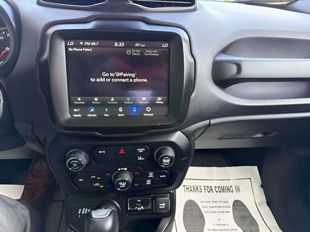 Pre-Owned 2023 Jeep Renegade Latitude - photo - 9