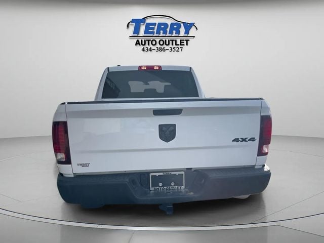 Pre-Owned 2024 Ram 1500 Classic Warlock - photo - 5