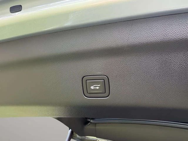 Pre-Owned 2024 GMC Yukon Denali Ultimate - photo - 30