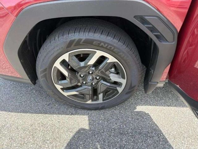 Pre-Owned 2025 Subaru Forester Limited - photo - 32