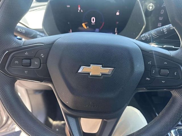Pre-Owned 2025 Chevrolet Trax LT - photo - 10