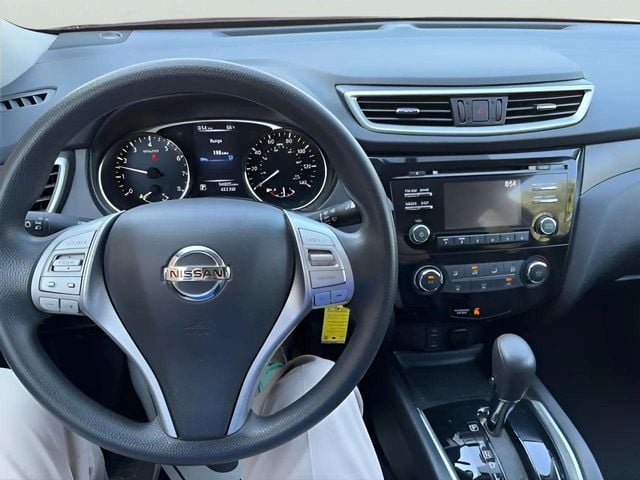 Pre-Owned 2016 Nissan Rogue S - photo - 8
