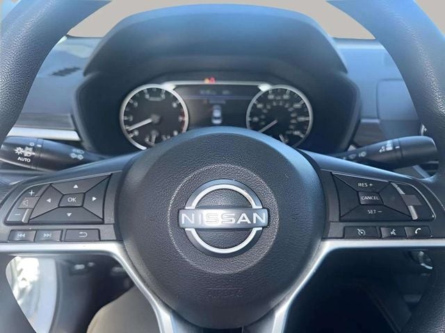 Pre-Owned 2023 Nissan Altima 2.5 SV - photo - 9