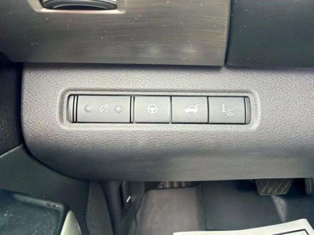 Pre-Owned 2022 Nissan Pathfinder Platinum - photo - 6
