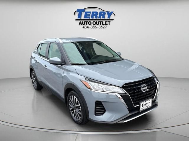 Pre-Owned 2023 Nissan Kicks SV - photo - 1