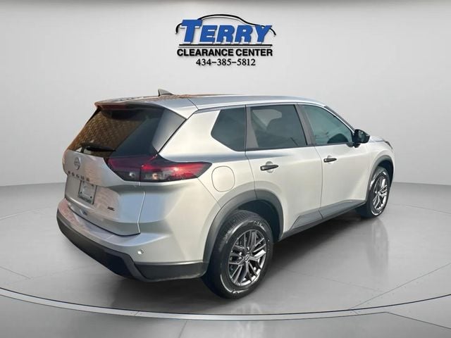 Pre-Owned 2024 Nissan Rogue S - photo - 4