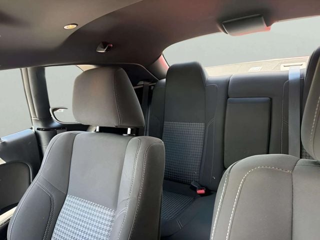 Pre-Owned 2021 Dodge Challenger SXT - photo - 5