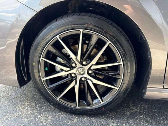 Pre-Owned 2024 Toyota Camry SE - photo - 12