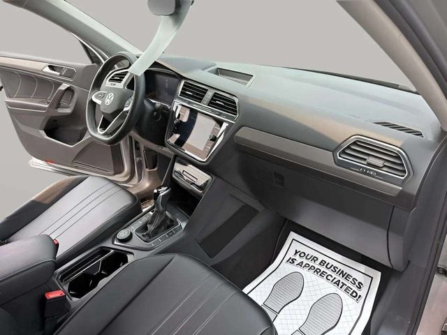 Pre-Owned 2023 Volkswagen Tiguan 2.0T SE - photo - 29