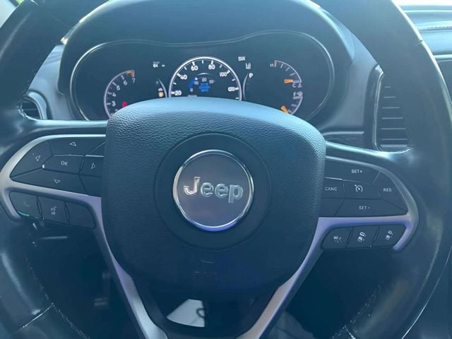 Pre-Owned 2020 Jeep Grand Cherokee Overland - photo - 13