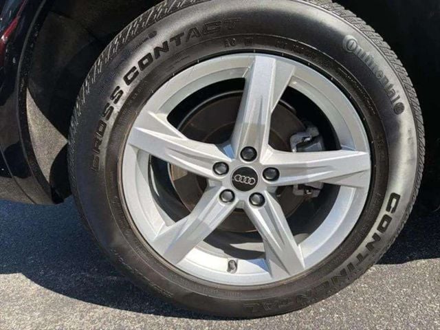 Pre-Owned 2023 Audi Q5 40 Premium - photo - 24