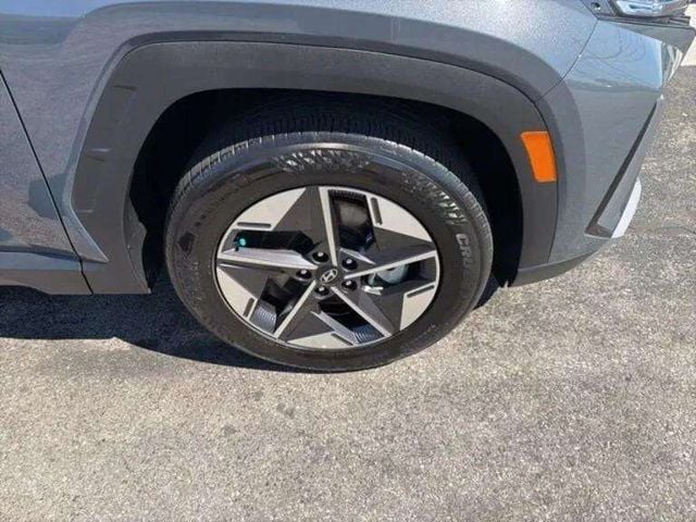 Pre-Owned 2025 Hyundai Tucson SEL - photo - 17
