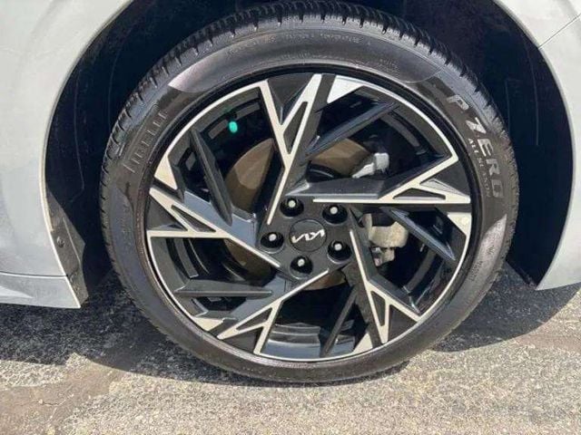 Pre-Owned 2025 Kia K5 GT-Line - photo - 10