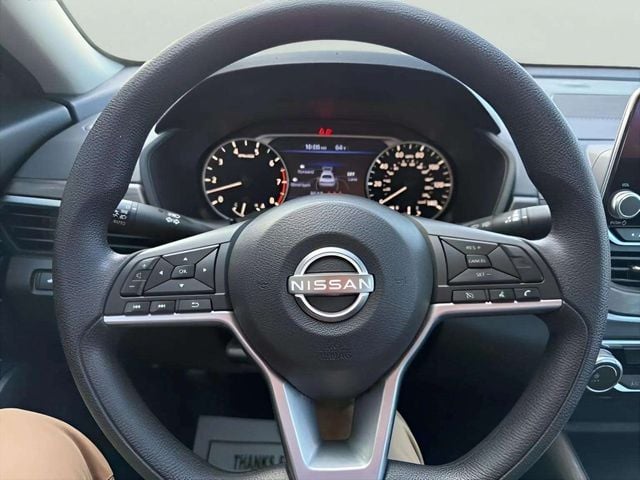 Pre-Owned 2025 Nissan Altima 2.5 SV - photo - 11