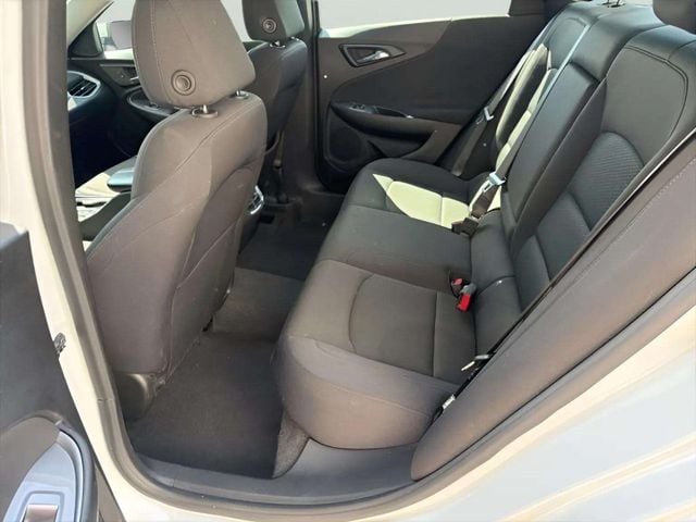 Pre-Owned 2024 Chevrolet Malibu LT - photo - 7