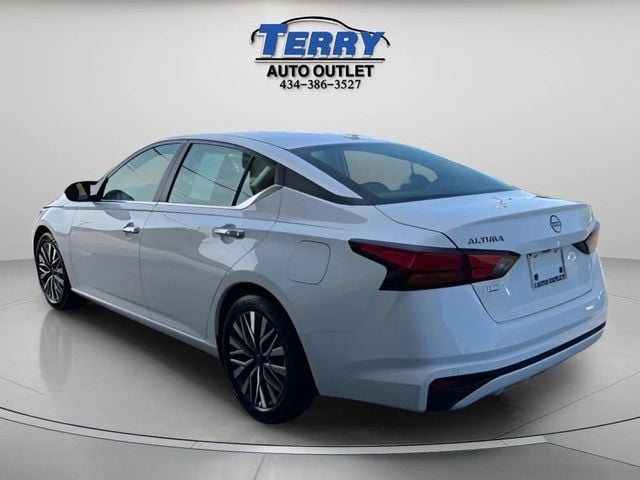 2025 Nissan Altima 2.5 SV Photo in Lynchburg VA 24502