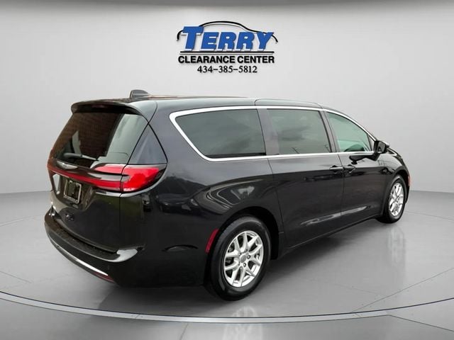 2023 Chrysler Pacifica Touring L Photo in Lynchburg VA 24502