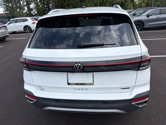 2025 Volkswagen Taos 1.5T SE Photo in Lynchburg VA 24502